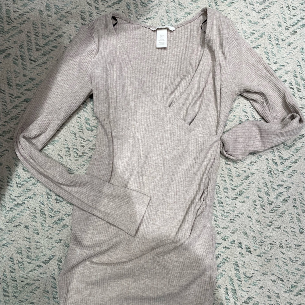 H&M Maternity Nursing Shirt